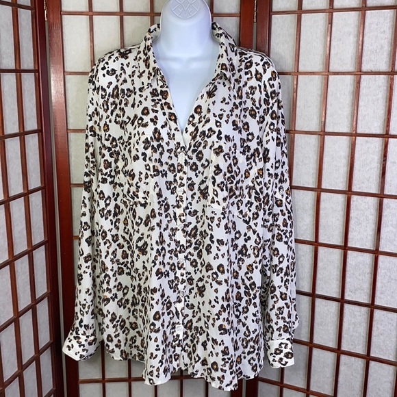 Maurices 2X Top Gauzy Leopard Print - Picture 2 of 8